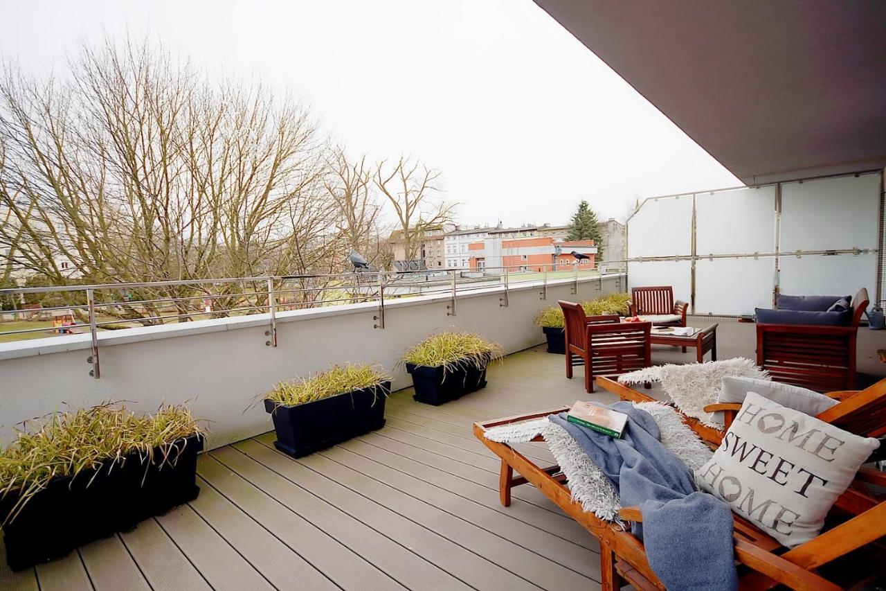 Miodowy Dom Exspanse Apartament 2 Lub 3 Pokoje Z Tarasem I Parkingiem Kołobrzeg Exterior foto