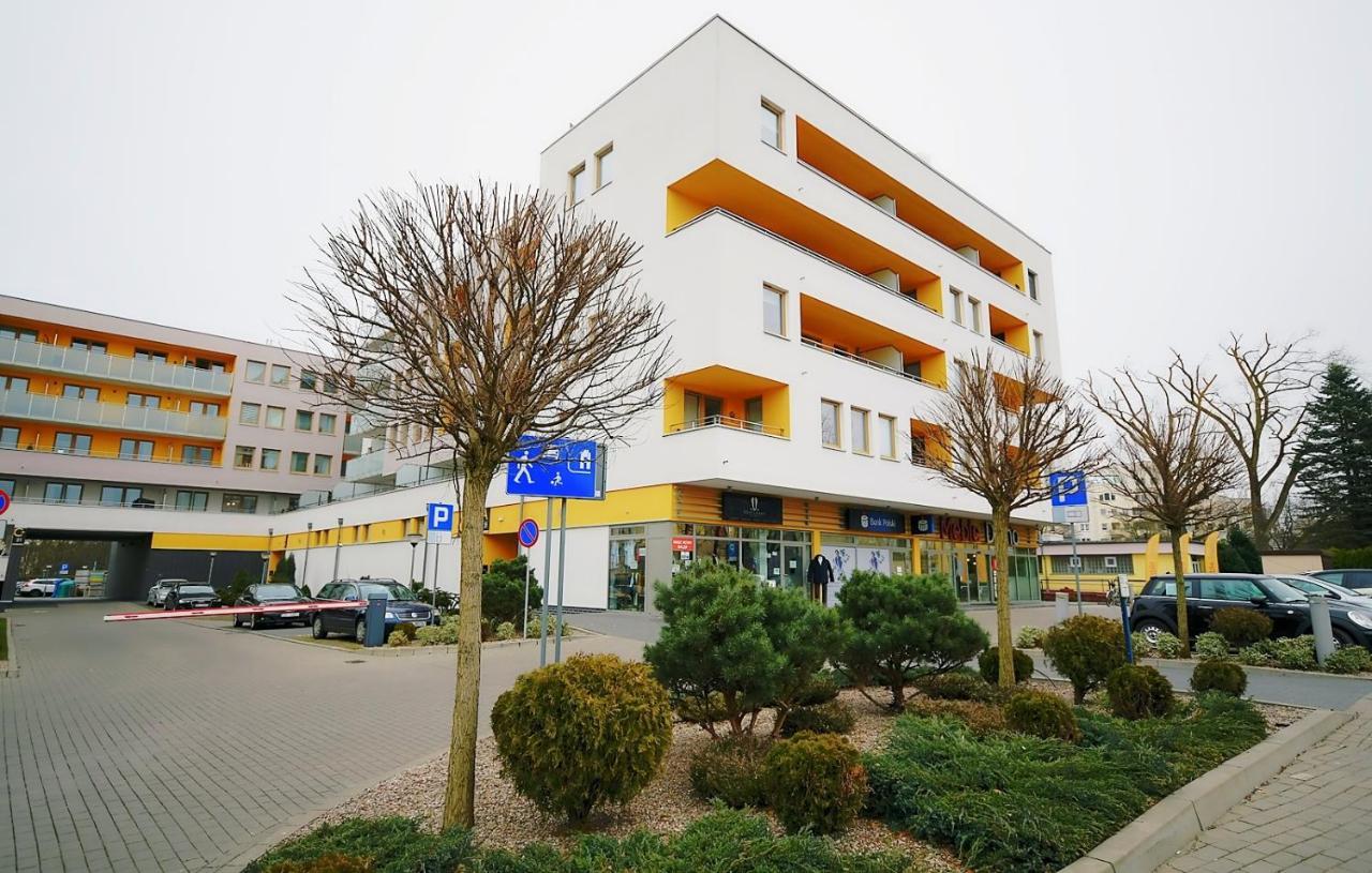 Miodowy Dom Exspanse Apartament 2 Lub 3 Pokoje Z Tarasem I Parkingiem Kołobrzeg Exterior foto