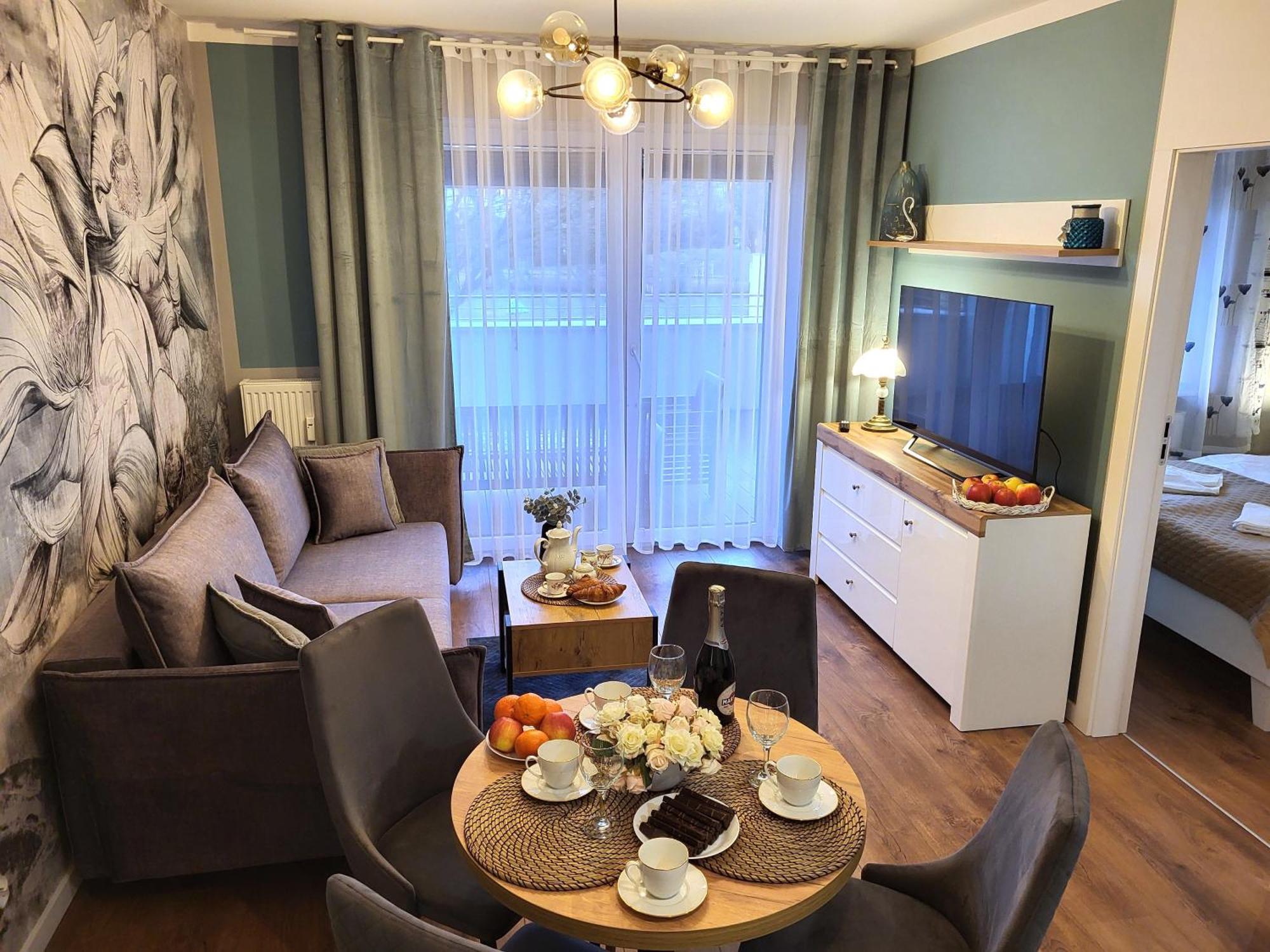 Miodowy Dom Exspanse Apartament 2 Lub 3 Pokoje Z Tarasem I Parkingiem Kołobrzeg Exterior foto