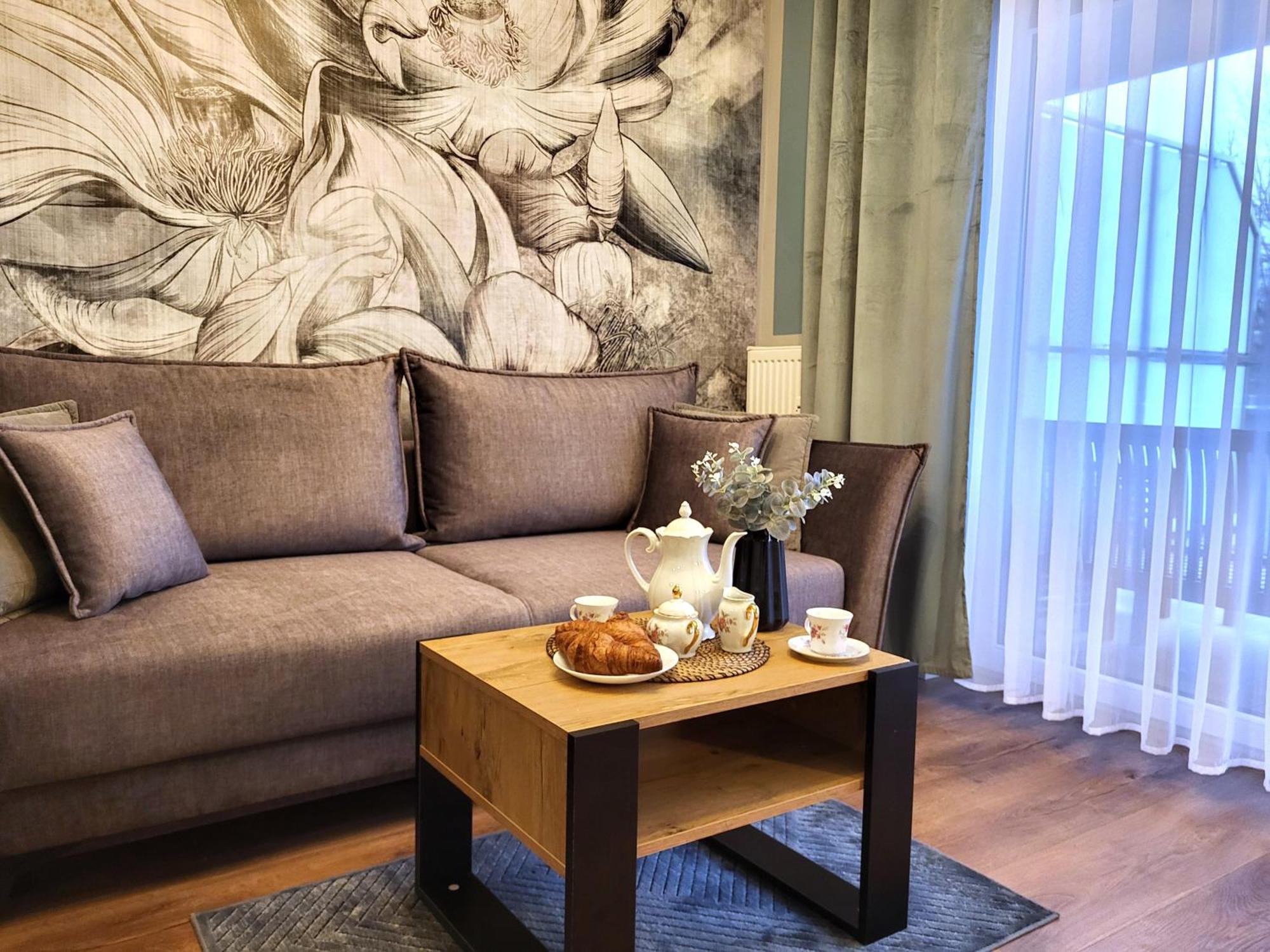 Miodowy Dom Exspanse Apartament 2 Lub 3 Pokoje Z Tarasem I Parkingiem Kołobrzeg Exterior foto